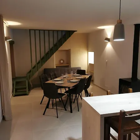 Maison Conviviale Et Chaleureuse